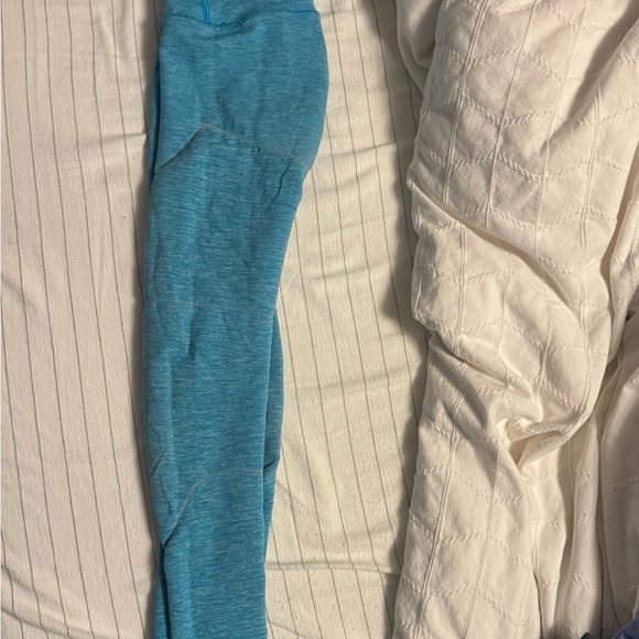 Alphalete r6 leggings - Picture 3 of 3